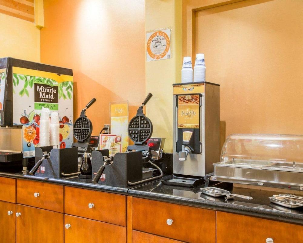 Quality Inn & Suites Westminster Seal Beach Esterno foto