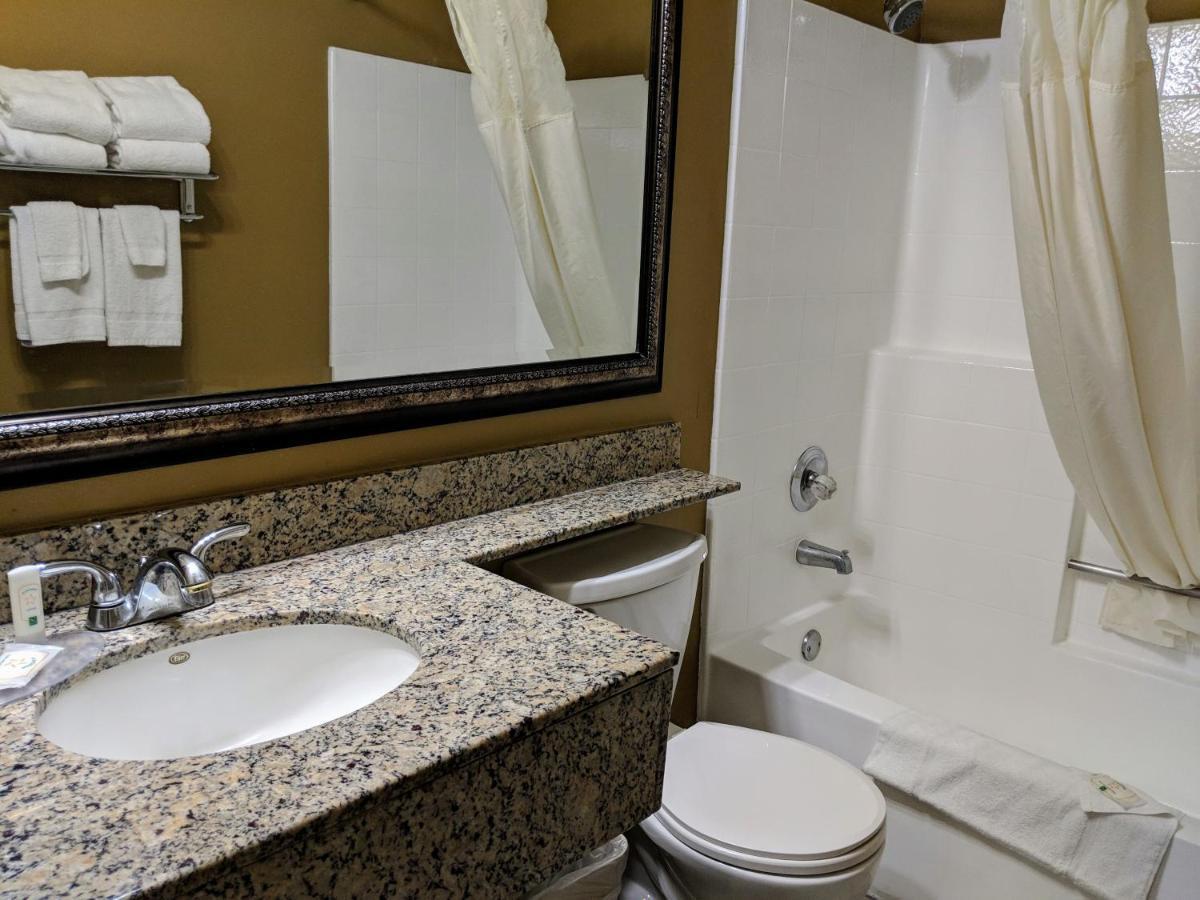 Quality Inn & Suites Westminster Seal Beach Esterno foto