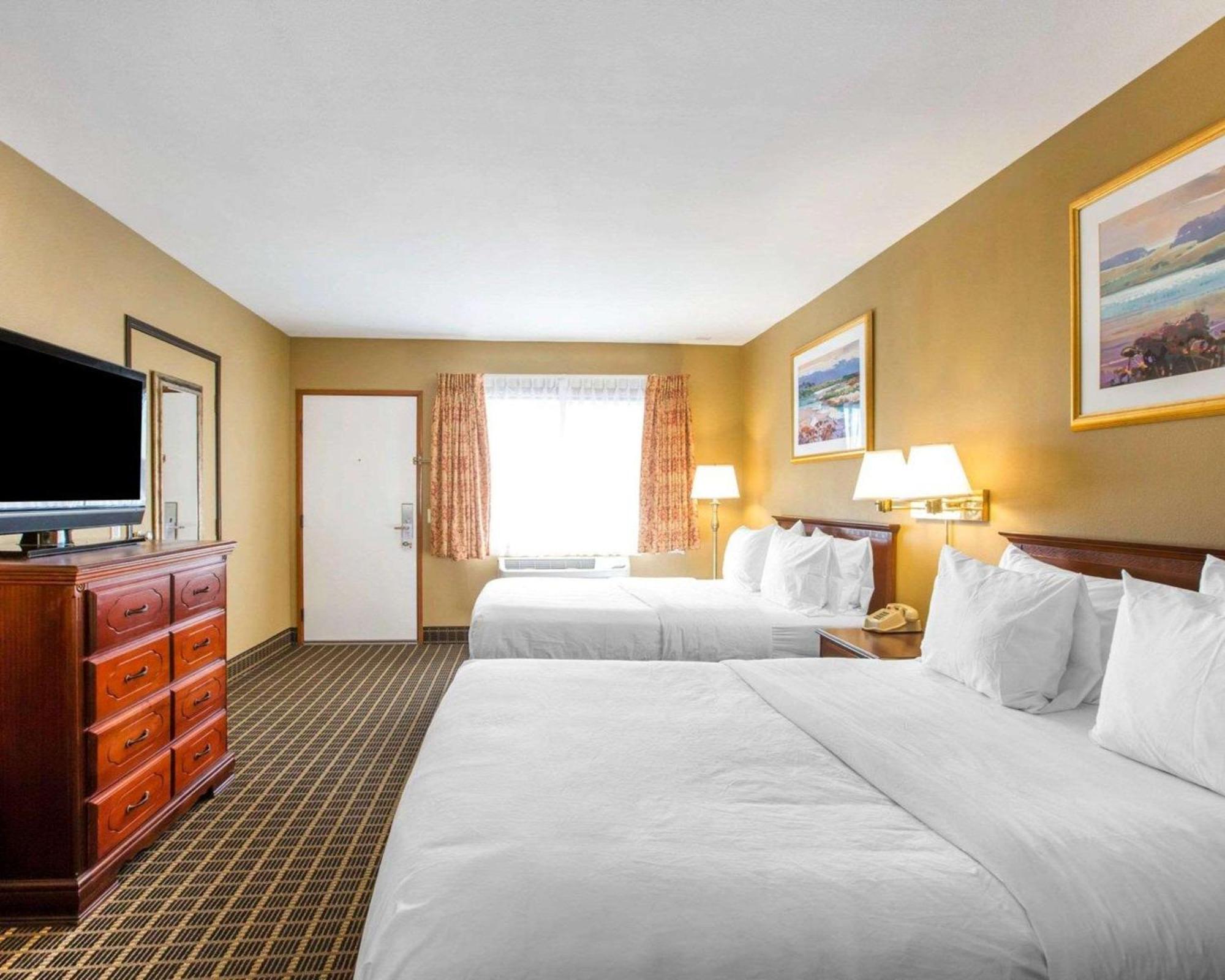 Quality Inn & Suites Westminster Seal Beach Esterno foto