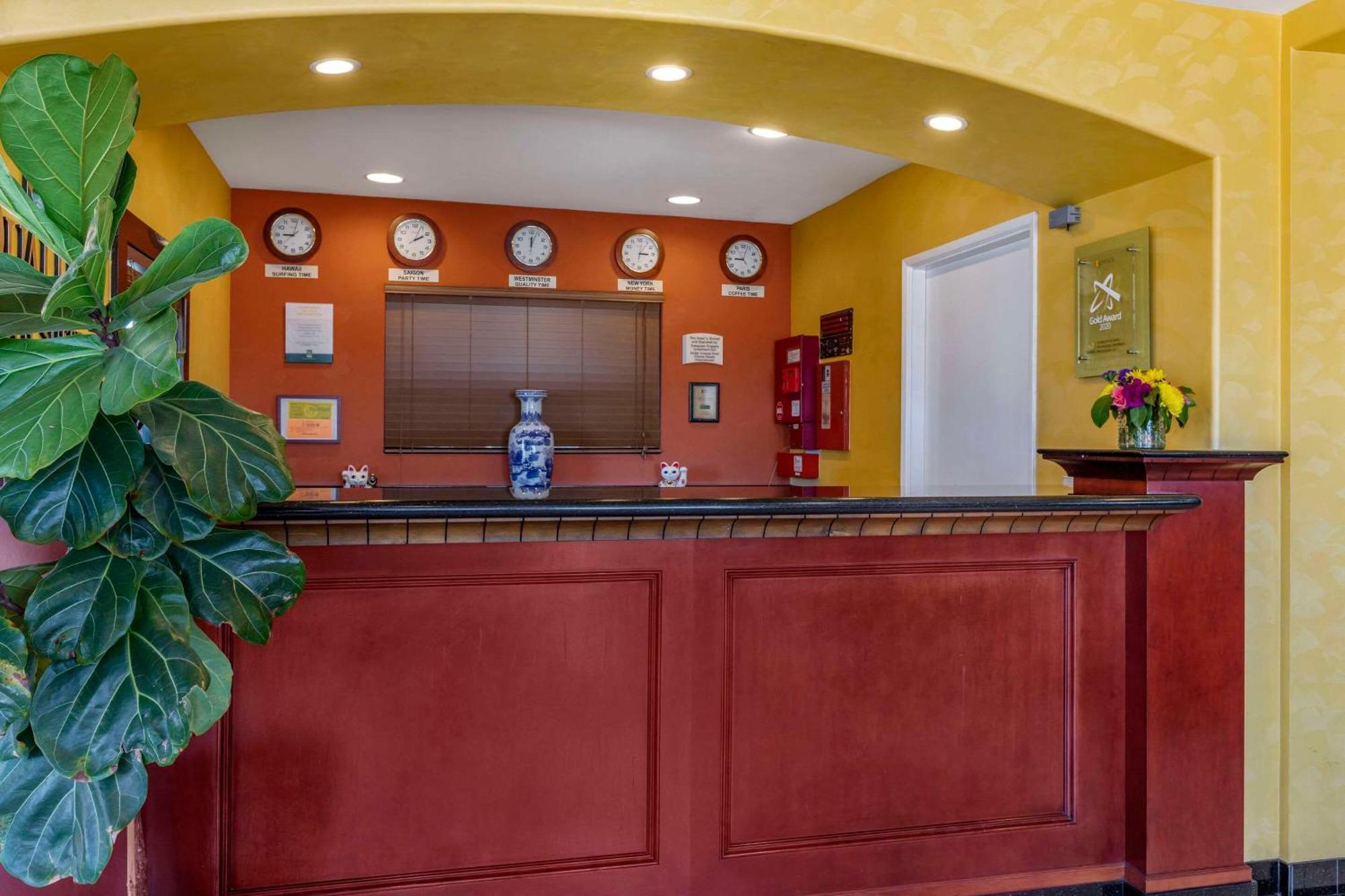Quality Inn & Suites Westminster Seal Beach Esterno foto