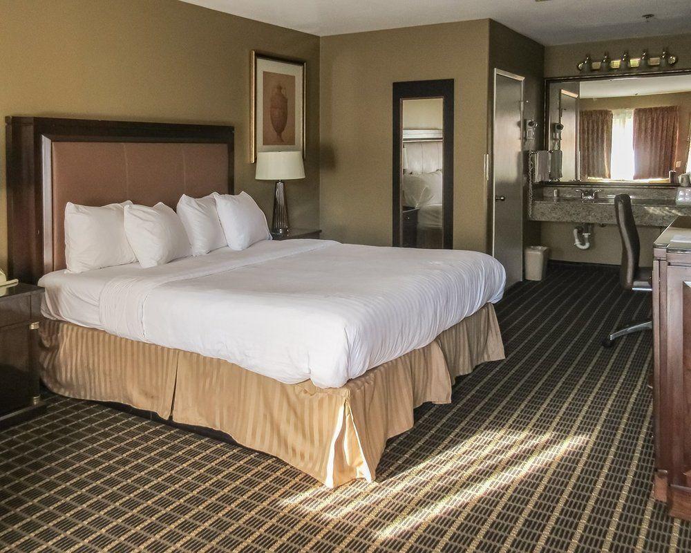 Quality Inn & Suites Westminster Seal Beach Esterno foto