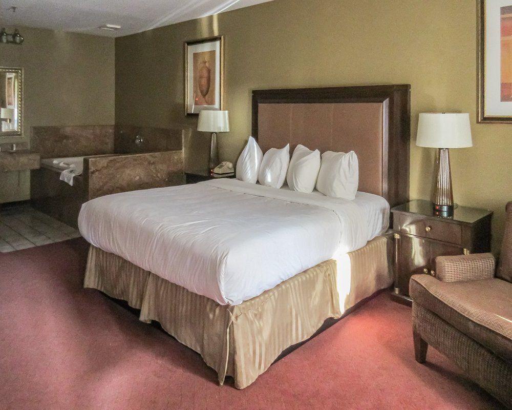 Quality Inn & Suites Westminster Seal Beach Esterno foto
