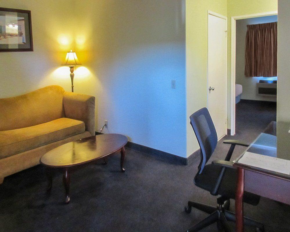 Quality Inn & Suites Westminster Seal Beach Esterno foto